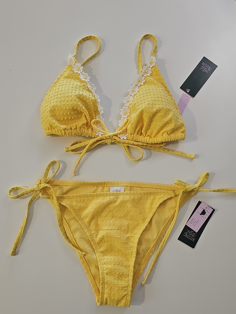 Wild Fable Women's M/L Textured Yellow Triangle Bikini Set with White Daisy Trim